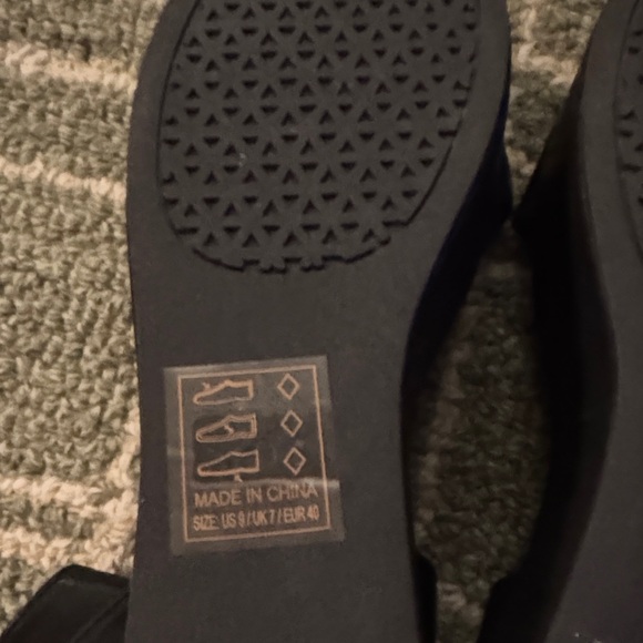 Qupid Black Wedge Sandals - Picture 6 of 7